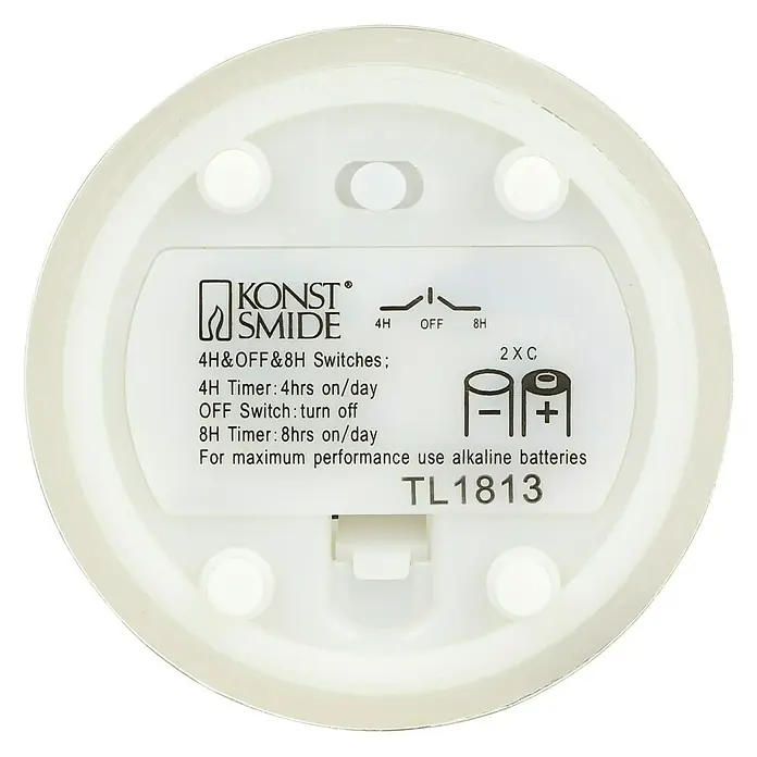 Konstsmide LED-Echtwachskerze - Ø x H: 7,5 cm x 13,5 mm, Weiß/Gold - Detailaufnahme der Unterseite einer weißen Dekorationsleuchte mit Beschriftungen und Batteriefach für 2 C-Batterien.