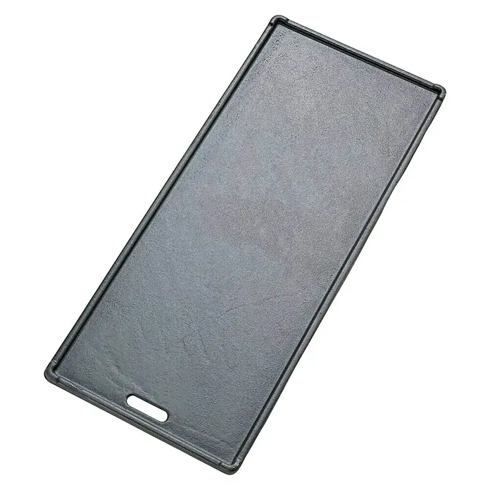 Grillplatte Cliff - L x B: 45 x 19,5 cm, Gusseisen - Bild einer gusseisernen Grillplatte mit Rand und Griffloch, ideal für das Grillen von Speisen.