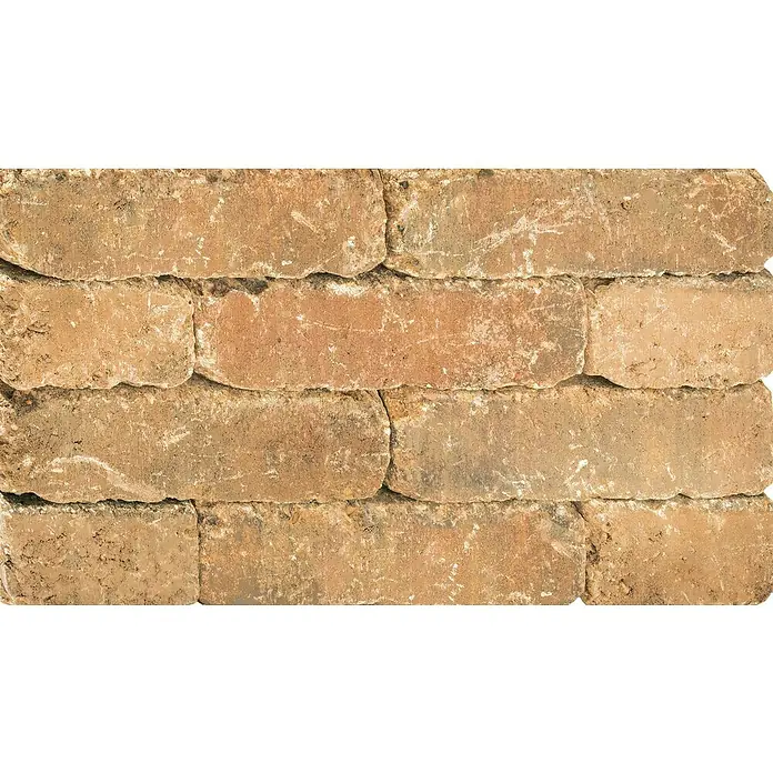 Diephaus Pflasterstein Austin - Sandstein, 14 x 14 x 7 cm, Rechteckig - Nahaufnahme einer rustikalen Mauer aus alten, braunen Ziegelsteinen mit unebenen Kanten und Gebrauchsspuren.
