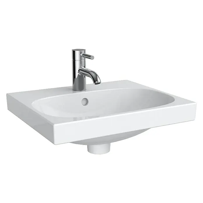 Geberit Acanto Waschbecken - 45 x 38 cm, Ohne Spezialglasur, Hahnloch: Mitte, Mit Überlauf, Weiß - Nahaufnahme eines modernen weißen Waschbeckens mit einem eleganten Chromhahn, ideal für stilvolle Badezimmerdesigns.