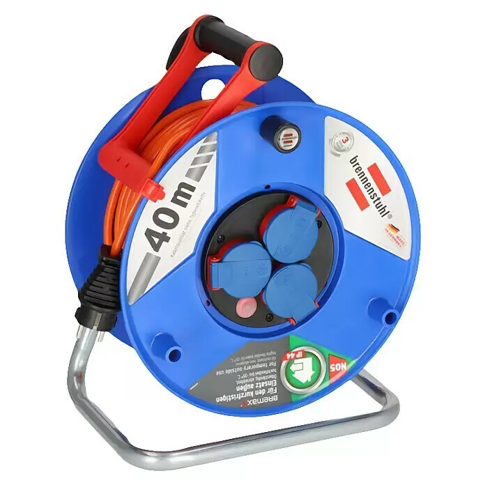 Brennenstuhl Garant Kabeltrommel - Kunststoff, 40 m, AT-N05V3V3-F, IP44 - Blaue und orange 40m Brennenstuhl Kabeltrommel mit drei blauen Steckdosen und silbernem Metallständer, IP44 für den Außenbereich.