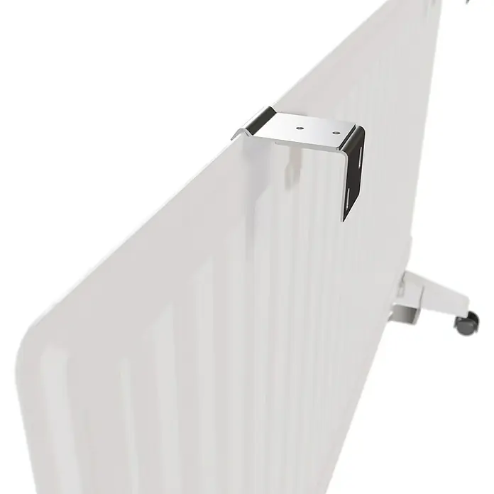 Voltomat HEATING Ölradiator - 1.000 W, Raumgröße bis ca. 10 m², Weiß - Detailaufnahme einer weißen Heizkörper-Konstruktion mit einer silbernen Halterung und einem kleinen Rad.