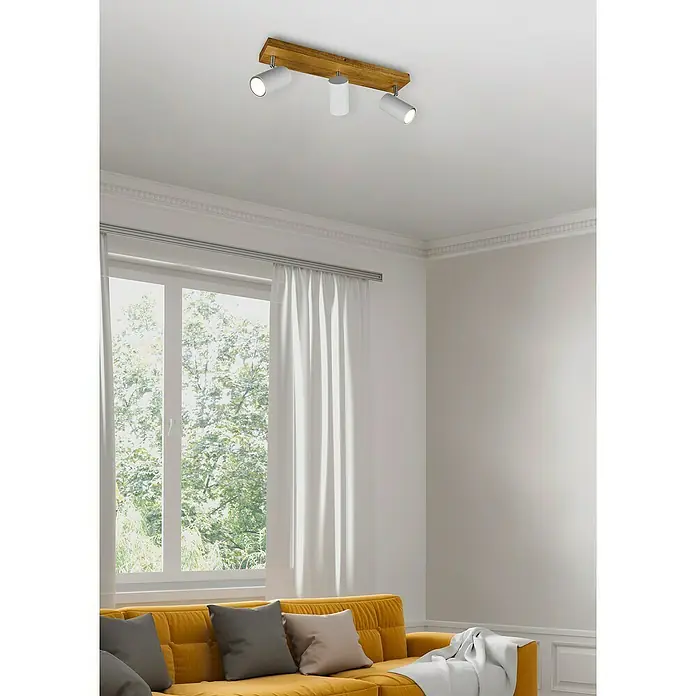 Trio Leuchten Marley Deckenstrahler - 35 W, L x B x H: 44 x 9 x 16 cm, Weiß/Holz, GU10, 3 Stk. - Deckenleuchte mit drei weißen Strahlern an einer Holzleiste. Die Leuchte ist modern und sorgt für ein angenehmes Licht im Raum.
