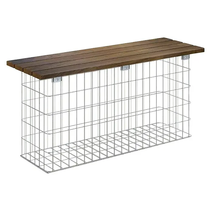 Gabiona Gabionenbank - 102 x 32 x 50 cm, Stahl, Maschenbreite: 50 mm, Maschenhöhe: 100 mm, Cumaru - Das Bild zeigt eine Gabionenbank mit einer Holzplatte und einem Drahtgestell, ideal für den Garten oder die Terrasse.