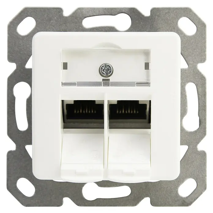 ASS UAE-Datendose CAT 6E 1 GBit 0.6126ABSO - Reinweiß, Unterputzmontage - Nahaufnahme einer weißen Doppel-Netzwerkdose mit Metallrahmen, die für stabile Netzwerkverbindungen in Innenräumen sorgt.