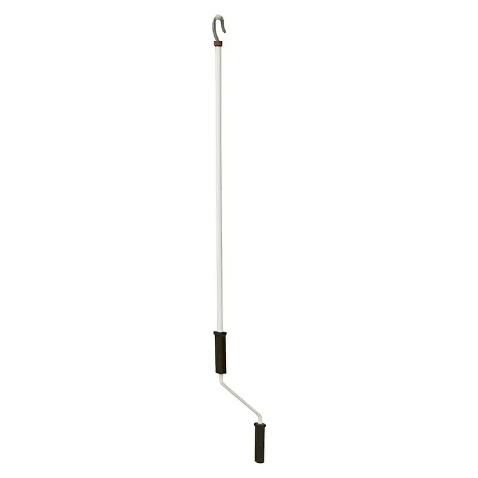 SmartSun Manivela para toldo manual con gancho - Largo: 1,48 m, Blanco - Imagen de una varilla de persiana blanca con mangos marrones y un gancho para abrir y cerrar persianas de ventanas o puertas.
