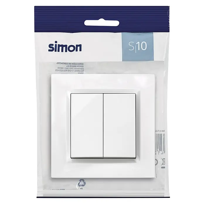 Simon 10 Conmutador doble - Blanco, 10 A, Colocar - Primer plano de un interruptor de luz doble Simon S10 en embalaje blanco.