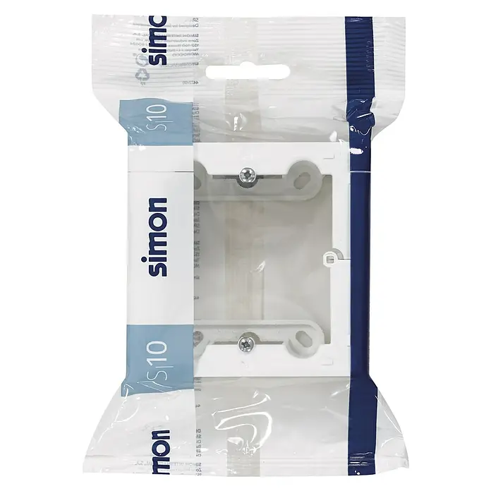 Simon 10 Caja de superficie - 4 x 8,4 x 8,4 cm, Colocar, Blanco - Primer plano de una caja de empotrar Simon S10 en un embalaje transparente con una franja azul, ideal para instalaciones eléctricas.