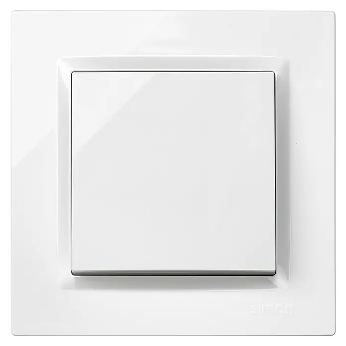 Simon 10 Pulsador - Blanco, Montaje en superficie, 10 A - Primer plano de un interruptor de luz blanco Simon con un diseño cuadrado y un acabado brillante, ideal para interiores modernos.