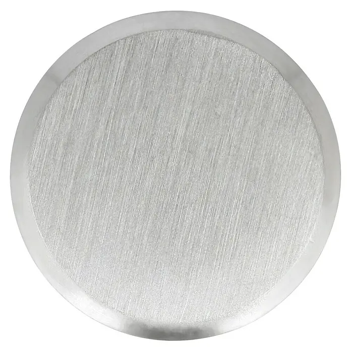 Häfele Pomo para muebles - Tipo de tirador del mueble: Botón, Ø x Al: 20 x 30 mm - Primer plano de una placa redonda de metal cepillado con un borde liso y reflectante sobre un fondo negro.