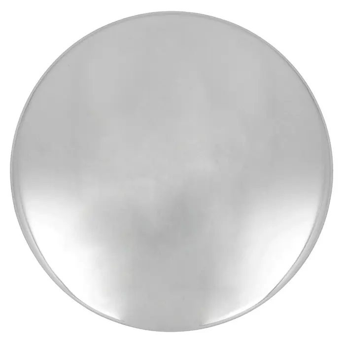 Möbelknopf - Typ Möbelgriff: Knopf, Ø x H: 37 x 26 mm, Verchromt - Nahaufnahme einer reflektierenden, silbernen Kugel, die ein faszinierendes Lichtspiel und subtile Texturen auf ihrer glatten Oberfläche zeigt.