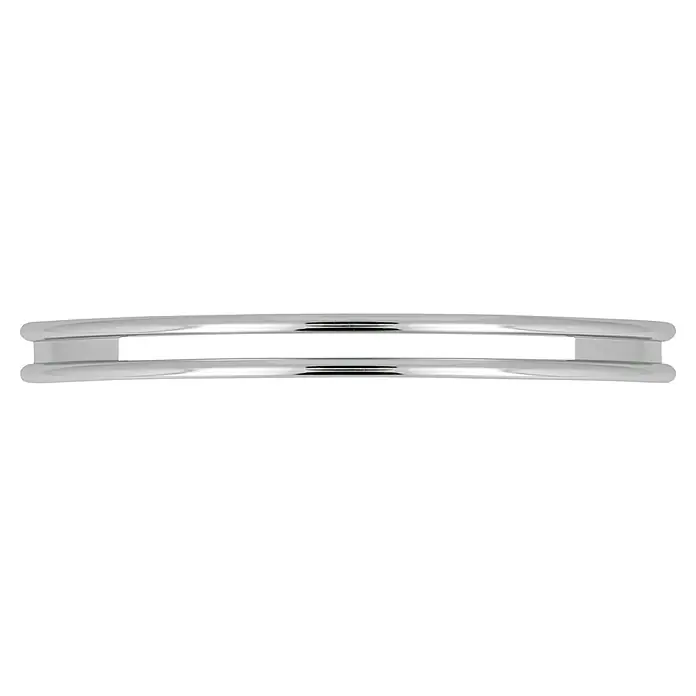 Häfele Tirador para muebles - Tipo de tirador del mueble: Estribo, L x An x Al: 124 x 12 x 28 mm, Otros, Cromado, Distancia entre orificios: 96 mm - Primer plano de un anillo brillante de color plateado con un diseño de doble banda, que muestra una estética moderna y minimalista.