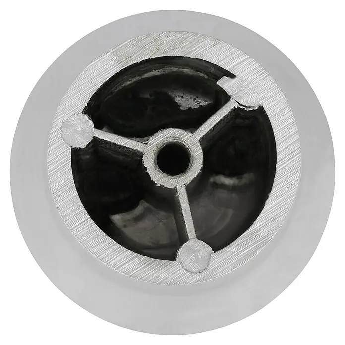 Häfele Pomo para muebles - Tipo de tirador del mueble: Botón, Cromado, An x L: 35 x 26 mm - Primer plano de una tuerca de engranaje de plástico negra y redonda con tres radios y una abertura central sobre una superficie plateada.