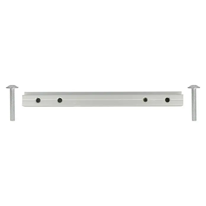 Möbelgriff - Typ Möbelgriff: Stange, Aluminium, Vernickelt, Länge: 120 mm - Aufnahmevorrichtung mit Schrauben. Das Gerät ist aus hellem Metall gefertigt und weist ein minimalistisches Design auf, ergänzt durch Schrauben an den Seiten.