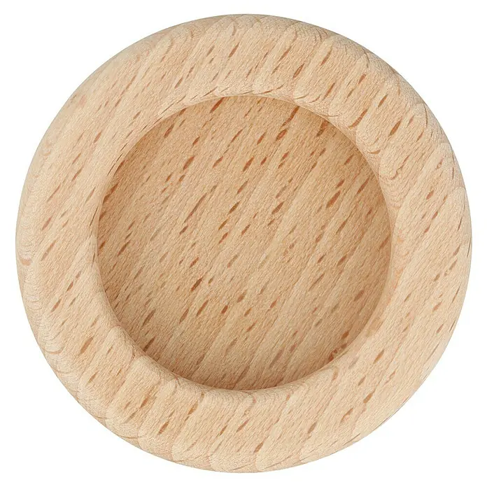 Häfele Tirador para muebles - Tipo de tirador del mueble: Concha, Madera, Ø x L: 60 x 11 mm - Primer plano de un anillo de madera redondo con grano natural. Ideal para manualidades y como elemento decorativo versátil.