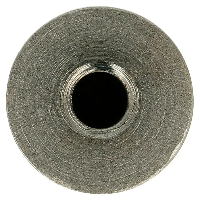 Häfele Pomo para muebles - Tipo de tirador del mueble: Botón, Ø x Al: 11 x 25 mm, Mate - Primer plano de una arandela metálica con un agujero en el centro, utilizada para distribuir la carga de un tornillo o perno.