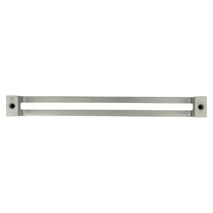 Häfele MöbelgriffTyp Möbelgriff: Bügel, L x B x H: 170 x 28 x 18 mm, Vernickelt, Silber - Eine Aluminium-Profilschiene mit einer schwarzen Aussparung in der Mitte und Löchern an den Enden.