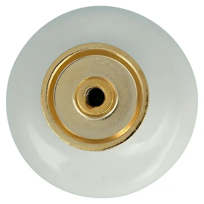 Häfele Pomo para muebles - Tipo de tirador del mueble: Botón, Ø x Al: 37 x 21 mm, Porcelana - Primer plano de un tirador de mueble redondo y blanco con base dorada y un agujero en el centro.