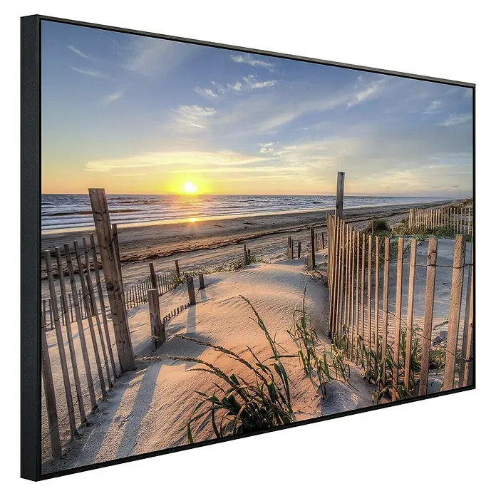 Papermoon Infrarot-Bildheizkörper Outer Banks Dunes - 100 x 60 cm, 600 W - Leinwanddruck mit friedlichem Sonnenuntergang am Strand, umgeben von Dünen und rustikalen Holzzäunen. Bringt Ruhe in jeden Raum.