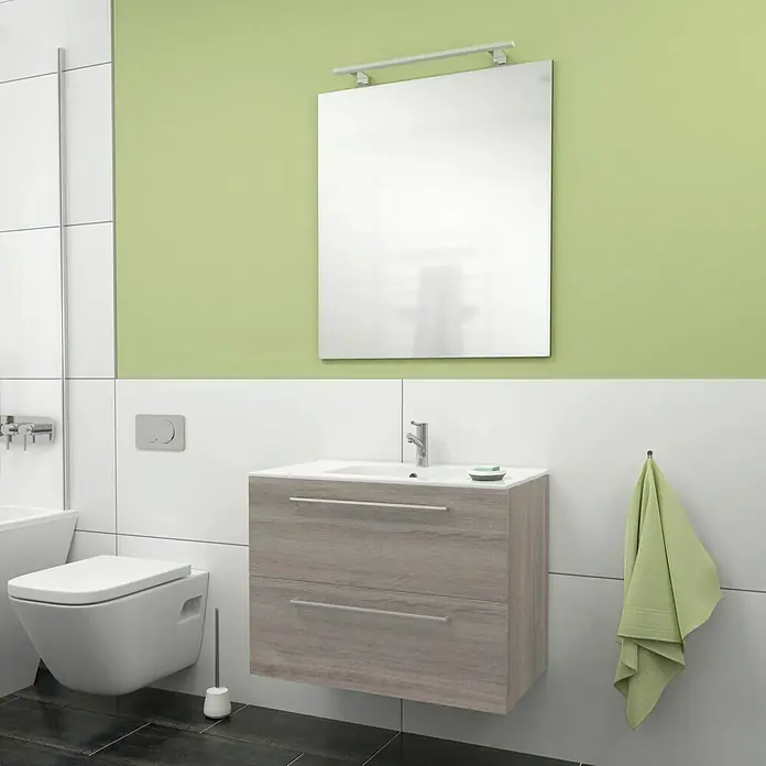Camargue Espacio Badmöbel-Set G7 - 80 cm, Faro - Ein modernes Badezimmer mit einem Waschbeckenunterschrank aus Holz, einem Spiegel und einer Toilette.