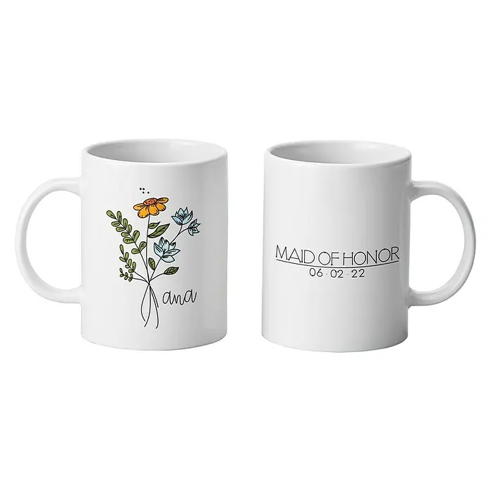 Cricut Transferpresse Mug Press Starter Bundle - Weiß, USB-Kabel - Zwei Keramiktassen, eine mit Blumen und "Ana", die andere mit "Maid of Honor" und dem Datum 06.02.22. Perfekt für besondere Anlässe.