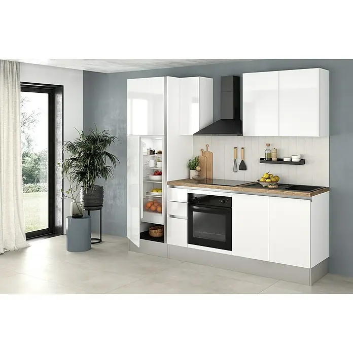 Marinelli Cucine Vormontierte Küchenzeile Gianna Eiche Natur - Breite: 245 cm, Weiß, Anschlag links, Mit Elektrogeräten - Helles Küchendesign mit weißen Schränken, einer Arbeitsplatte in Holzoptik und modernen Geräten, das eine einladende Atmosphäre schafft.