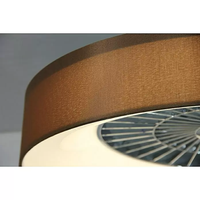 Voltomat Deckenventilator mit LED-Beleuchtung - Braun/Silber, 57 cm, 40 W - Brauner Stoff-Lampenschirm mit interner Beleuchtung und sichtbarer lüfterähnlicher Struktur.