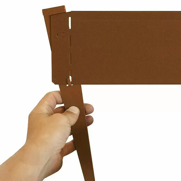 Bellissa Bodenanker RK 13 - Passend für: Bellissa Rasenkanten mit 13 cm Höhe - Hand verbindet braune flexible Gartenkante mit Steckverbindungen.