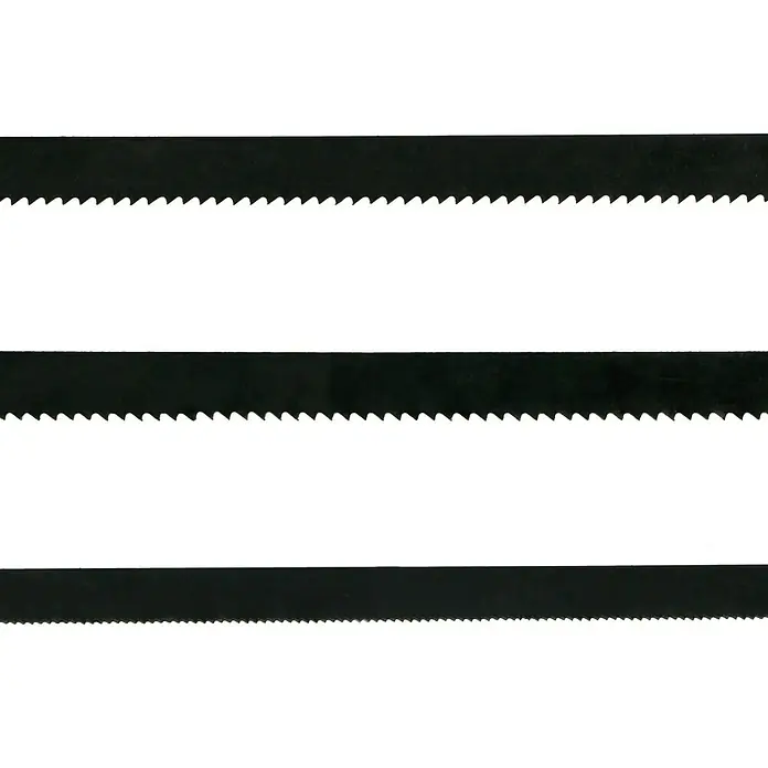 Wisent Metall- & Haushaltssägen-Set - 7 -tlg., Blattlänge: 150 mm - Drei Metallsägeblätter mit scharfen Zähnen vor schwarzem Hintergrund, die sich ideal für präzise Schneidarbeiten eignen.
