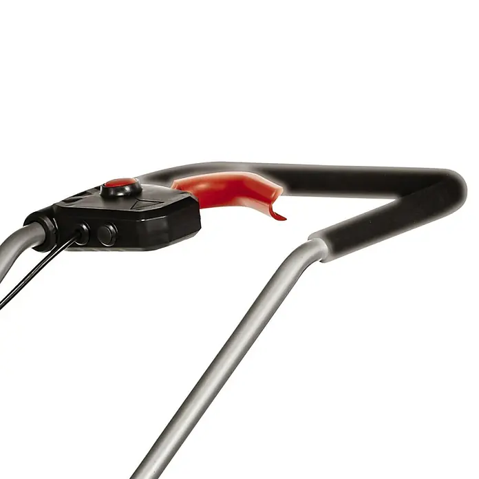 Einhell PXC 18V Cortacésped de batería GE-CM 18/32 Li-Solo - 18 V, Sin batería, Ancho de corte: 32 cm - Primer plano del mango de control de un cortacésped con palanca roja y carcasa negra.