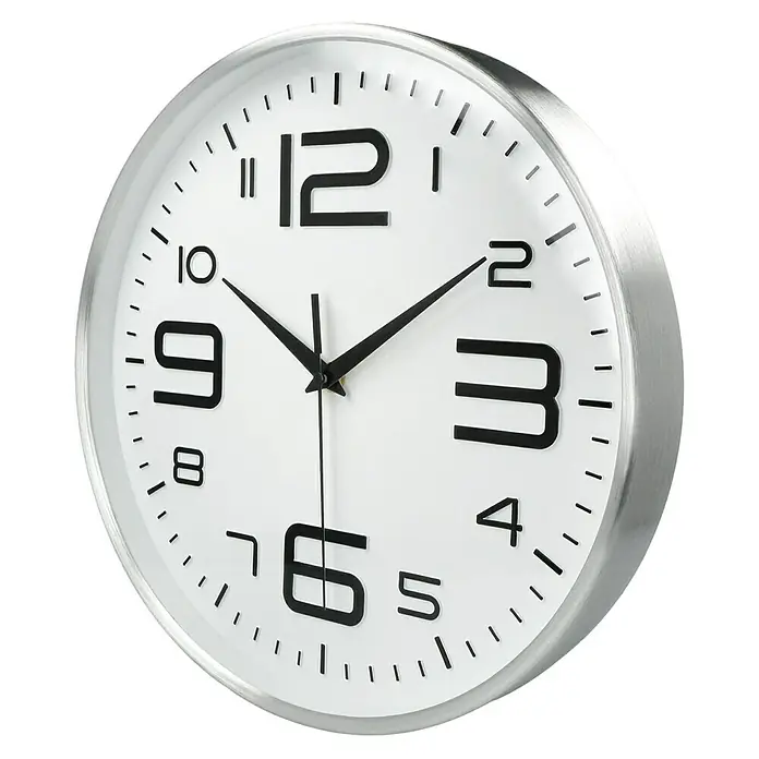 Wanduhr Baku - Durchmesser: 30 cm, Weiß/Silber - Wanduhr mit silbernem Rahmen und deutlichen schwarzen Ziffern. Ideal für Büro oder Zuhause.