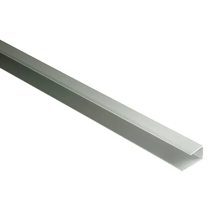 Kovalex U-Profil - Aluminium, Anthrazit, L x S: 2.500 x 24 mm - Nahaufnahme eines silbernen LED-Aluminiumprofils mit U-Form, ideal für stilvolle Beleuchtungslösungen.\n