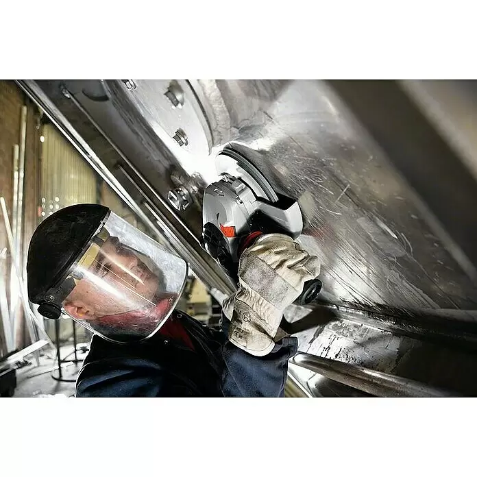Bosch Professional Elektro-Winkelschleifer GWS 17-150 S - 1.700 W, Durchmesser Scheibe: 150 mm, Leerlaufdrehzahl: 2.400 U/min - 9.700 U/min - Anwendungsbeispiel