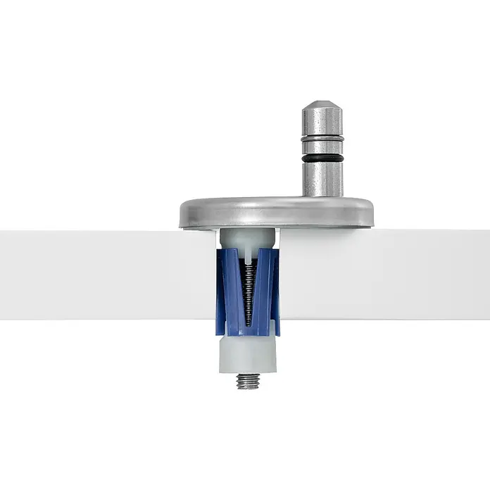 Poseidon WC-Sitz Venedig - Duroplast, Weiß, Mit Absenkautomatik - Eine Nahaufnahme einer Metallschraube mit blauem Dübel, die in eine weiße Oberfläche eingeführt wird und die Befestigungslösung hervorhebt.