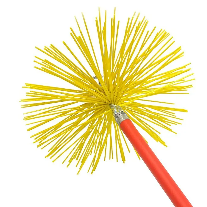 Deshollinador - Diámetro: 150 mm, Nylon - Este artículo muestra un cepillo de limpieza con cerdas amarillas y un mango rojo. Ideal para la limpieza de tubos o chimeneas.