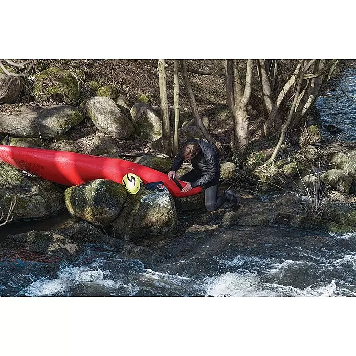 Tesa Ultra Power Unterwasser-Klebeband Under Water - Schwarz, 1,5 m x 50 mm - Stimmungsaufnahme