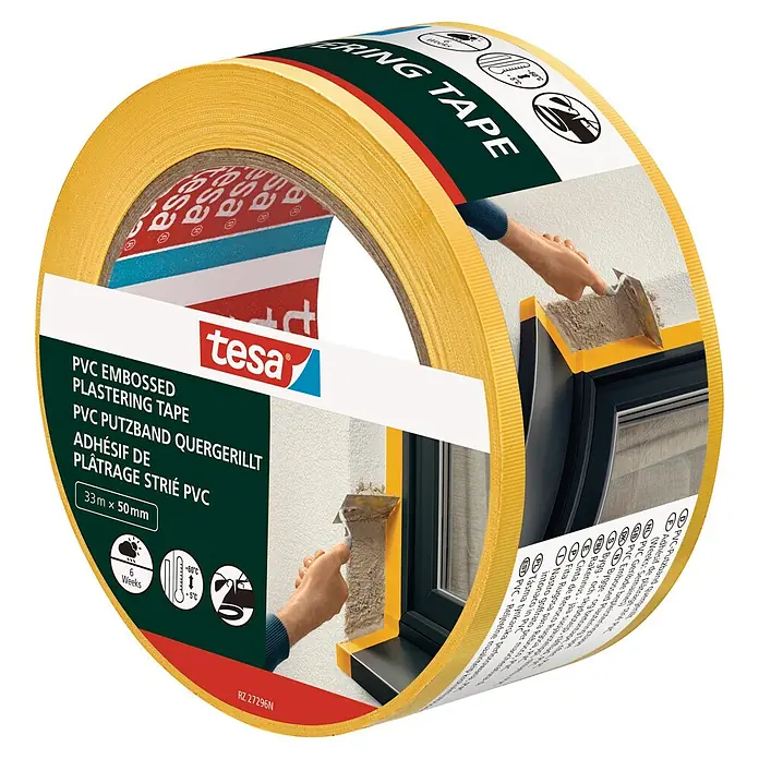 Tesa Putzband PVC - Gelb, L x B: 33 m x 50 mm, Von Hand einreißbar - Nahaufnahme einer Rolle Tesa PVC-Prägeband für Putzarbeiten, ideal für saubere Kanten und professionelle Ergebnisse.