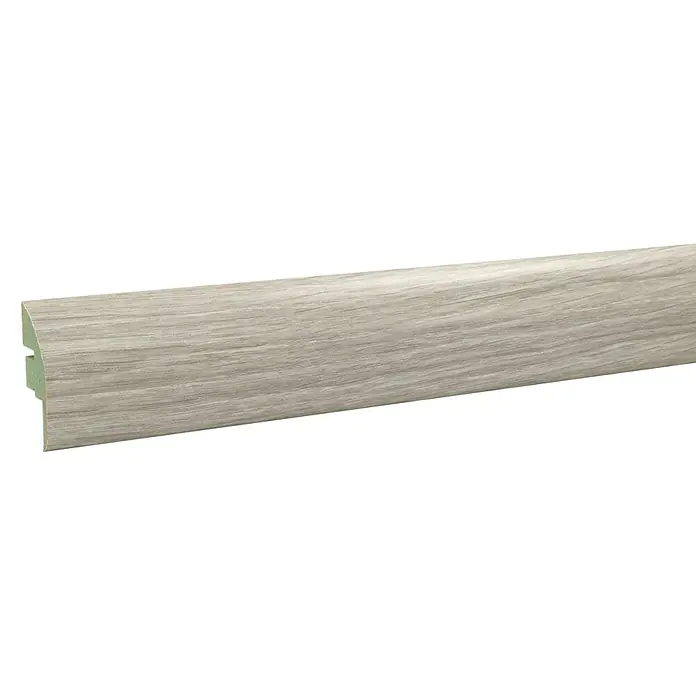 LOGOCLIC Junta de transición Origin - 2,44 m x 42 mm x 18 mm, Pegado - Una vista detallada de un zócalo gris claro con acabado de grano de madera, ideal para interiores modernos. El tablero es duradero y fácil de instalar.
