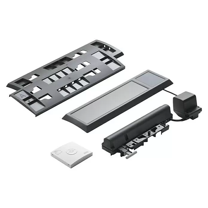 Velux Solar-Nachrüst-Set KSX 100 - Passend für: VELUX Schwingfenster GGU/GGL 102 – 810/C02 – U10, VL Y und VU Y - Komponenten für ein solarbetriebenes Dachfenster-Rollosystem, mit dunkelgrauen Rahmen, Solarpaneel, Motor und weißer Fernbedienung.