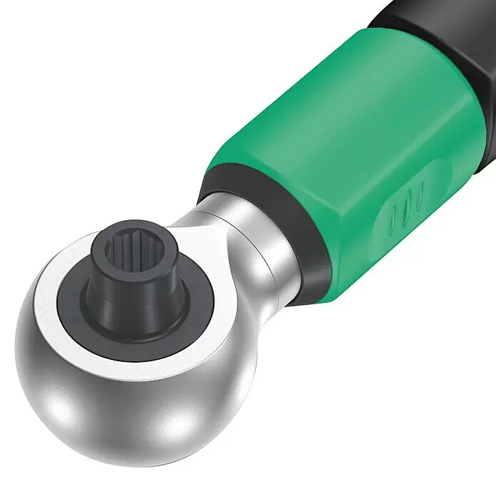 Wera Drehmomentschlüssel Safe-Torque A 2 - ¼″ Sechskant, 2 Nm - 12 Nm, 23 -tlg. - Grüner und silberner Gelenk-Ratschenkopf mit schwarzem Innen-Mehrzahnantrieb.