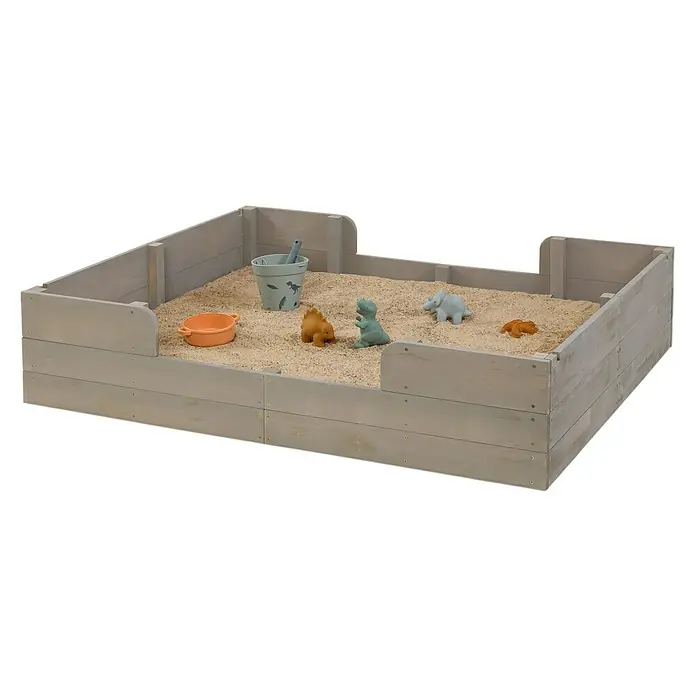 Muddy Buddy Sandkasten Dino Lover - 140 x 120 x 140 cm, Holz - Sandkasten aus Holz mit Spielzeug. Der Sandkasten ist mit Sand gefüllt und enthält verschiedene Spielzeuge wie Dinosaurier und einen Eimer.