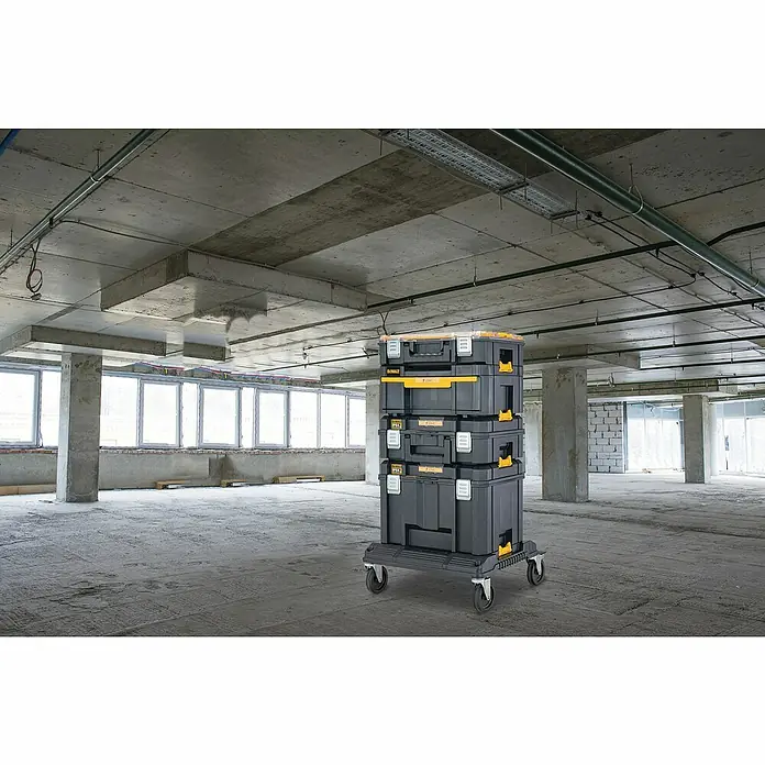 DeWalt Werkzeugkasten TSTAK BOX IV - L x B x H: 333 x 440 x 302 mm, Kunststoff, Abschließbar - Hier ist ein Werkzeugkoffer-Set mit Rollen für den einfachen Transport im unfertigen Raum. Das Set ist praktisch für verschiedene Werkzeuge.