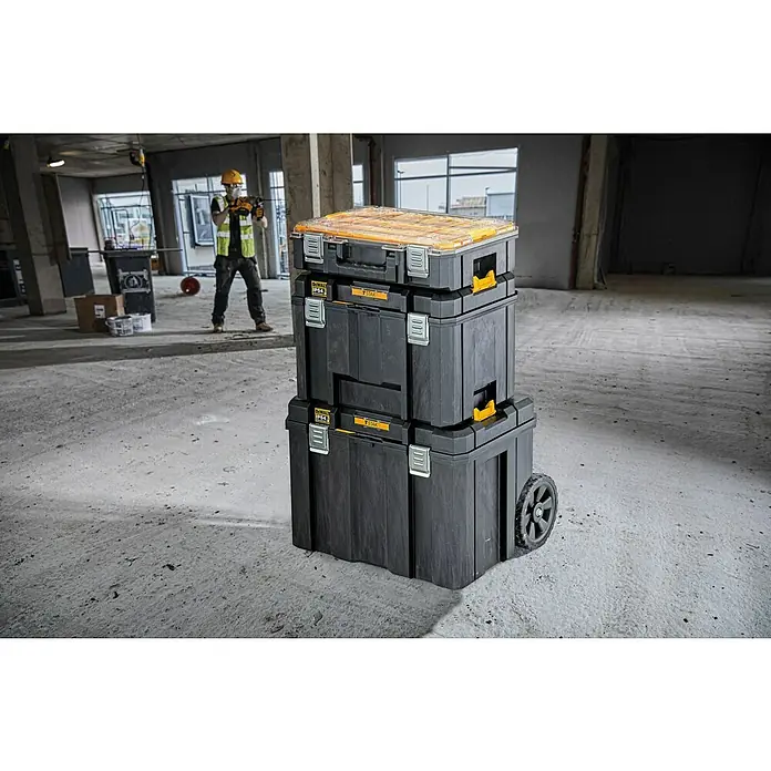 DeWalt Werkzeugkasten TSTAK BOX IV - L x B x H: 333 x 440 x 302 mm, Kunststoff, Abschließbar - Stapelbare DeWalt Werkzeugkoffer mit Rollen, ideal für Baustellen. Robuste Bauweise für sicheren Transport und Lagerung von Werkzeugen.