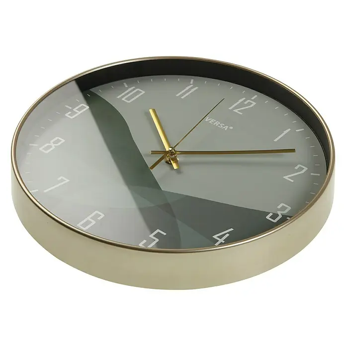 Versa Reloj de pared Verde Oscuro - Diámetro: 30 cm, Verde Oscuro - Elegante reloj de pared Versa con esfera gris y agujas doradas, que combina diseño elegante y cronometraje preciso.