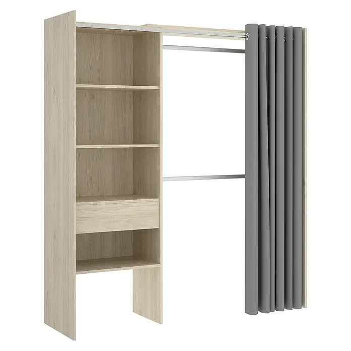 Dekit Armario para ropa Suit - L x An x Al: 50 x 160 x 205 cm, Natural, Melamina - Un armario abierto con aspecto de madera con estantes y una cubierta de cortina gris. La unidad ofrece espacio de almacenamiento y un toque de estilo.