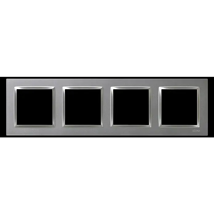 Simon 10 Marco - Aluminio, Modelo de mecanismos: x 4, Plástico, Colocar - Una cubierta de interruptor múltiple de Simon en plata, diseñada para una instalación elegante y moderna. Ideal para cualquier interior.