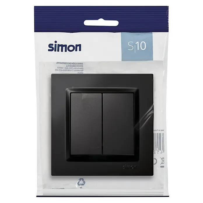 Simon 10 Conmutador doble - Negro, 10 A, Colocar - Primer plano de un interruptor de luz doble Simon S10 negro en un paquete sellado.