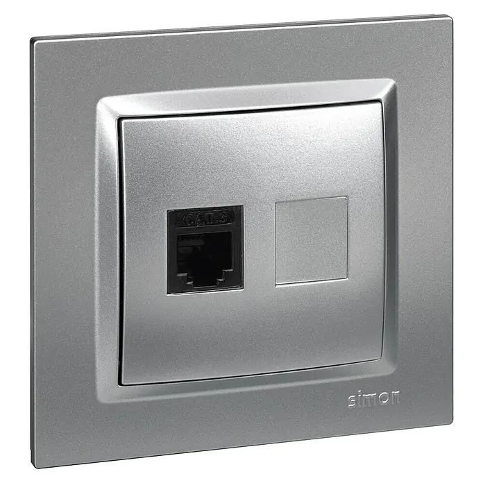 Simon 10 Toma de red RJ45 - Aluminio, Montaje en superficie - Un enchufe doble plateado de Simon con un conector CAT.3 y una ranura vacía para conectores adicionales. Tecnología moderna para cualquier hogar.