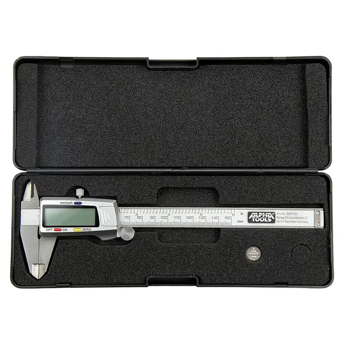 Alpha Tools Digitaler Messschieber - Messbereich: 0 - 150 mm, Stahl - Das Bild zeigt eine digitale Messschieber von Alpha Tools in einem schwarzen Koffer.