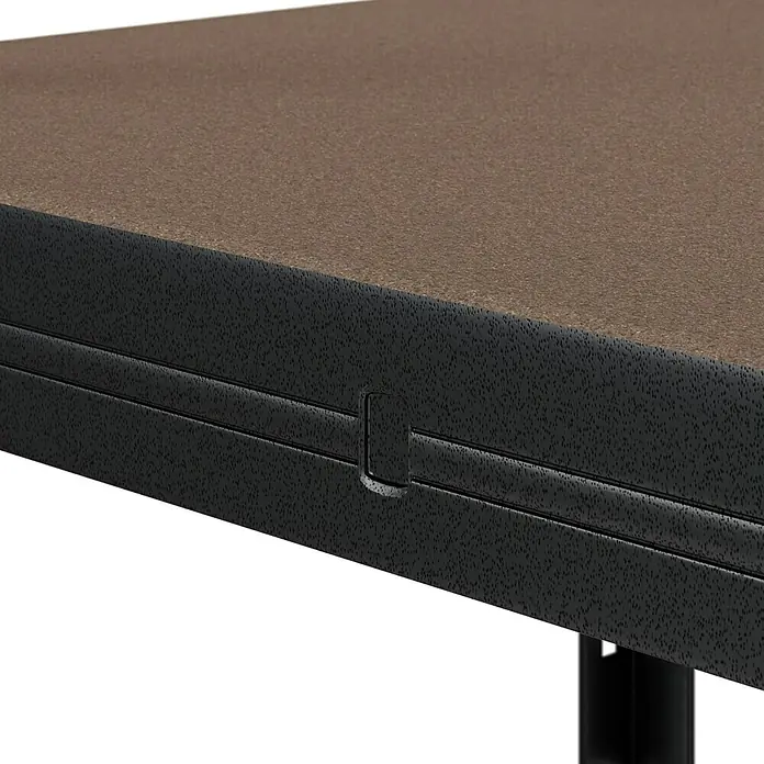 Regalux Schwerlastregal - H x B x T: 226 x 90 x 45 cm, Traglast pro Boden: 200 kg, Anzahl Böden: 7 Stk., Stecken, Anthrazit - Detailansicht eines robusten, braunen Tischs mit schwarzem Rand und Befestigungselement, ideal für den Innen- und Außenbereich.